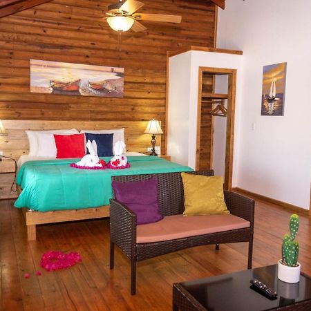 Hotel And Dive Center Roatan Yacht Club French Harbour 외부 사진